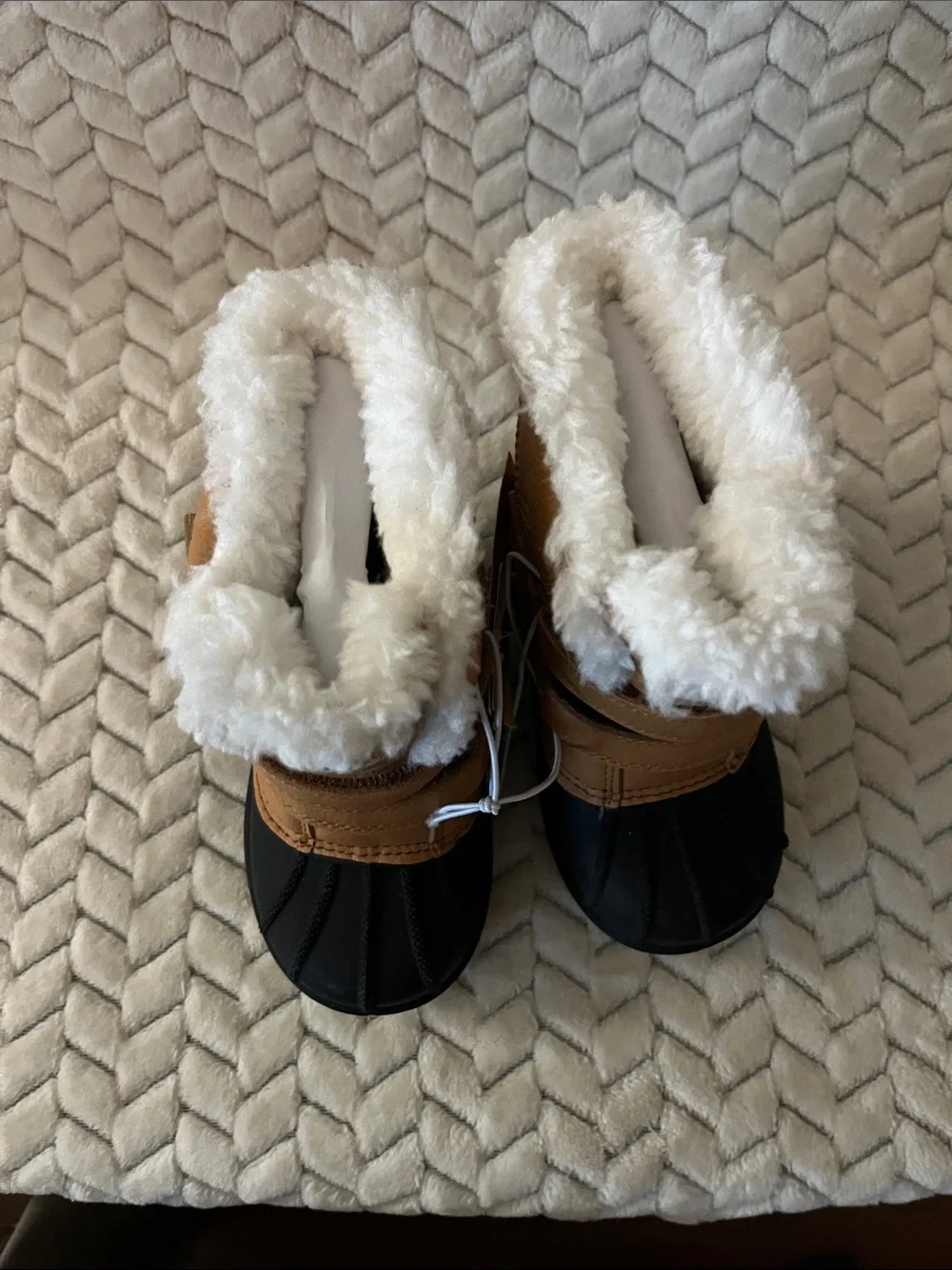 Cat & Jack Tan and Black Kids Rain & Snow Boots with White Faux Fur
